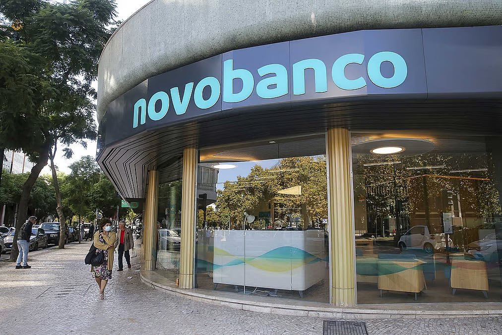 tuguês. Para dia 29 de abril está marcada uma assembeia-geral, em que um dos pon