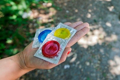 onde passa grande parte do comércio mundial. A isto, junta-se os gastos com óleo