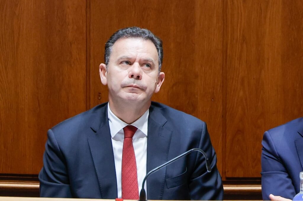 Fisco mira Luís Montenegro em investigação sobre alegada fraude fiscal com a Spinumviva
