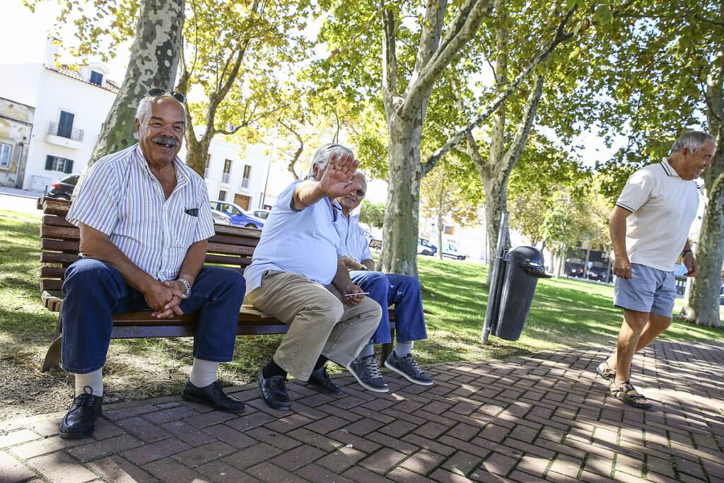 50 Euros a mais nas pensões é a exigência do PCP para julho