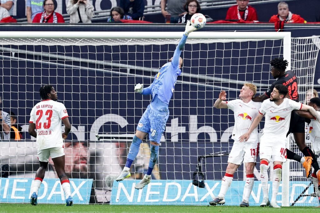 Goleada do Bayer Leverkusen sobre o Leipzig esquenta briga por vaga na Champions League