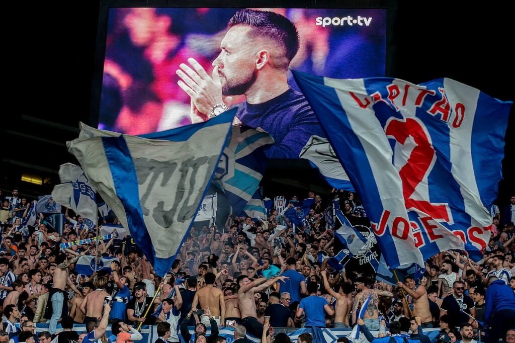 FC Porto conquista o 31.º título nacional em noite de festa no Dragão