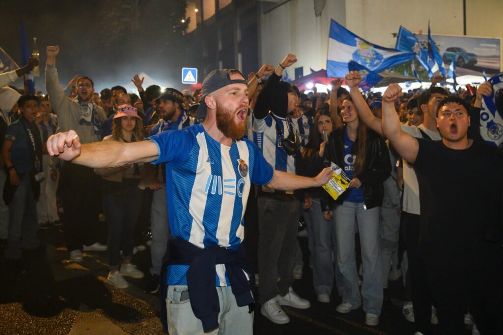 FC Porto conquista 31º título nacional e leva multidão às ruas
