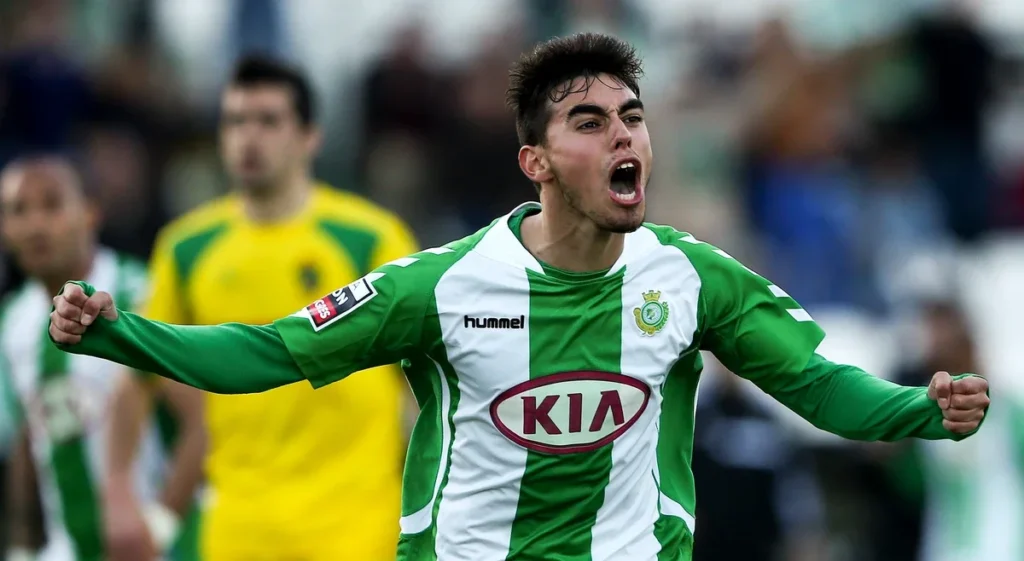 Vitória de Setúbal conquista título e confirma retorno ao Campeonato de Portugal