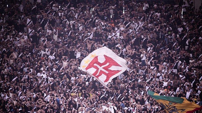 Vasco mostra evolução tática em clássico equilibrado contra o Flamengo