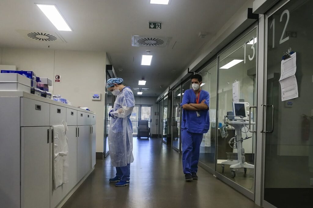 Violência contra profissionais de saúde dispara e ordens exigem medidas urgentes