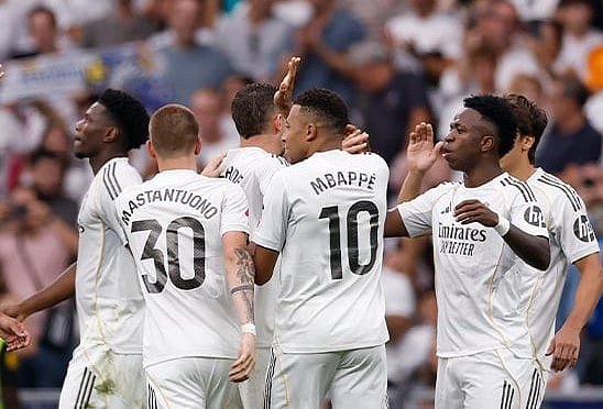 Real Madrid impõe multa milionária a Valverde e Tchouaméni após briga em treino