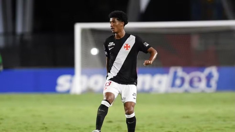 Ramon Rique ganha espaço no elenco profissional do Vasco sob comando de Renato Gaúcho