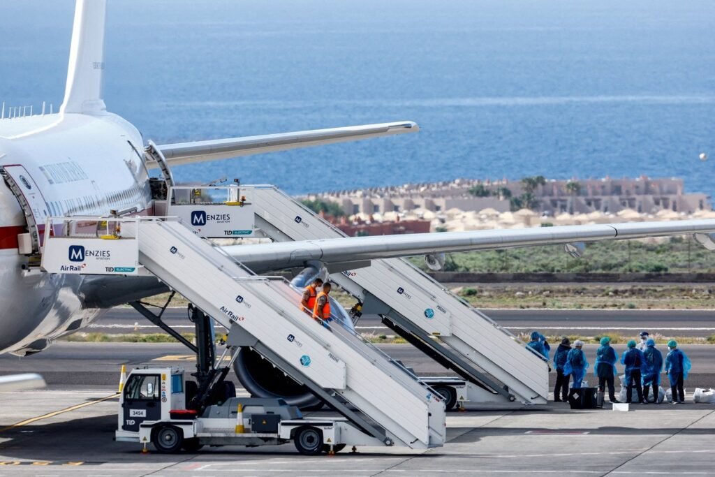 Hantavírus: operação de repatriação de passageiros do navio Hondius avança em Tenerife