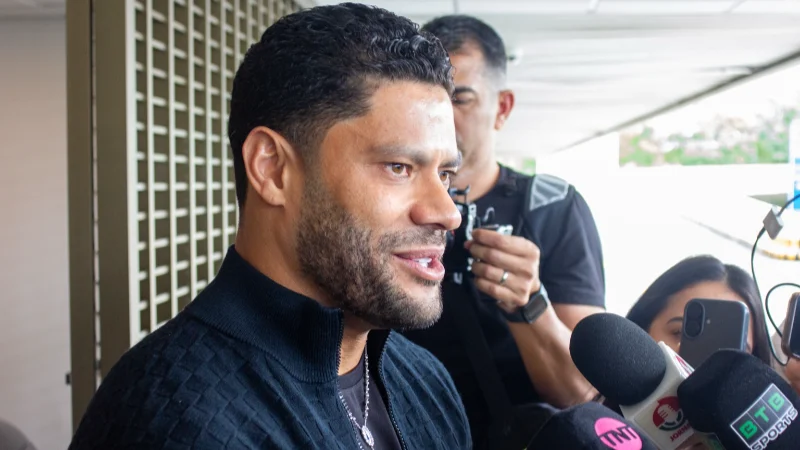 Hulk chega ao Rio de Janeiro para iniciar nova fase no Fluminense com sonho da Libertadores