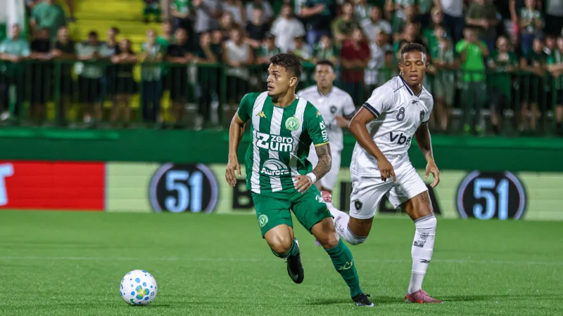 João Vitor, da Chapecoense, analisa 'desafio enorme' contra Botafogo na Copa do Brasil