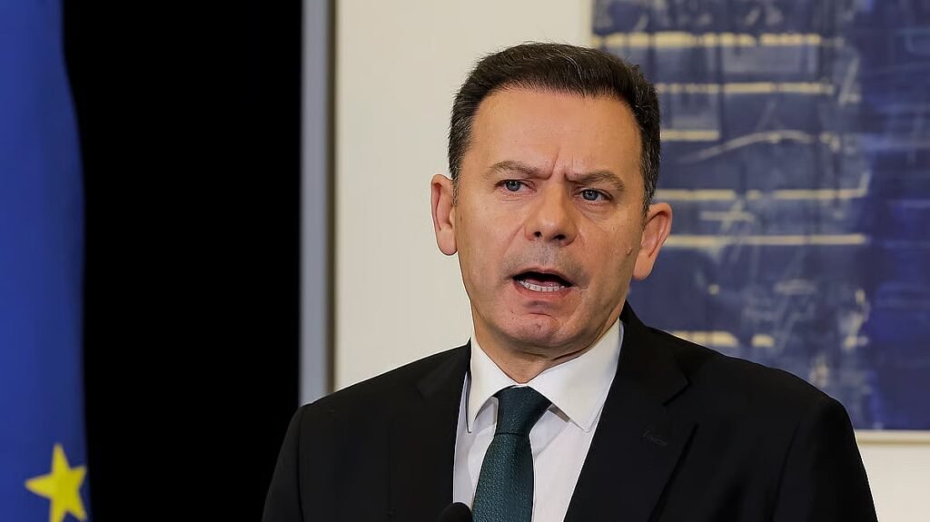 Governo português aprova reforma laboral em meio a impasse e críticas sindicais