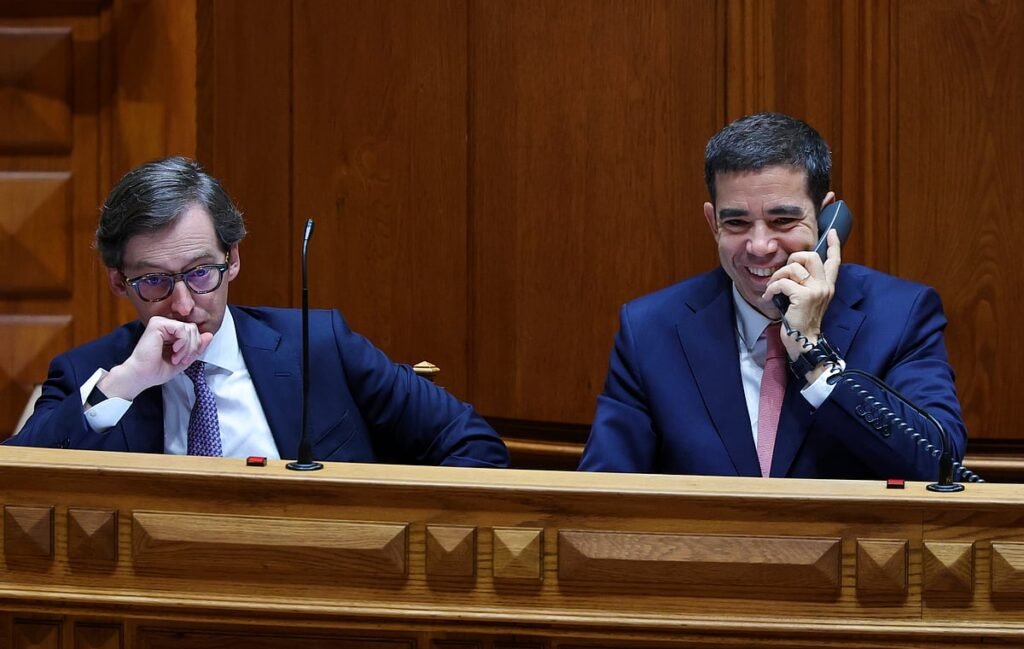 Governo restringe autorização de residência para pais de filhos menores em Portugal