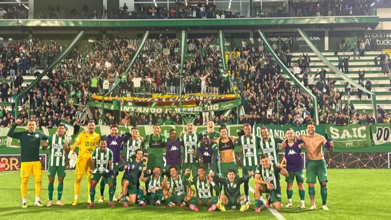 Chapecoense elimina Botafogo da Copa do Brasil com vitória heroica na Arena Condá