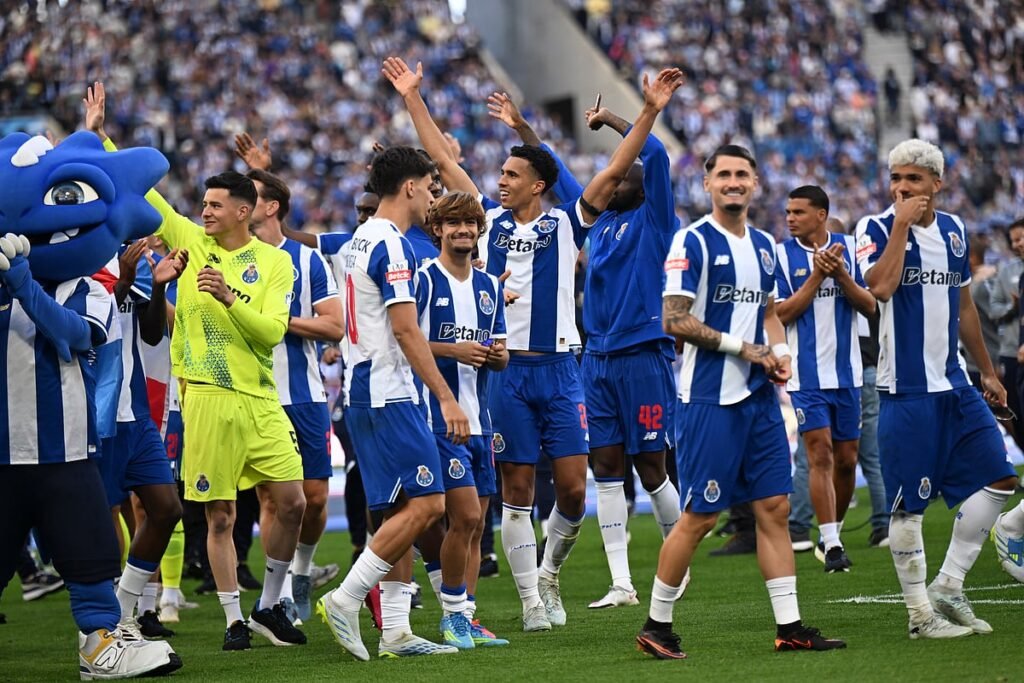 FC Porto celebra 31.º título nacional com vitória sobre o Santa Clara