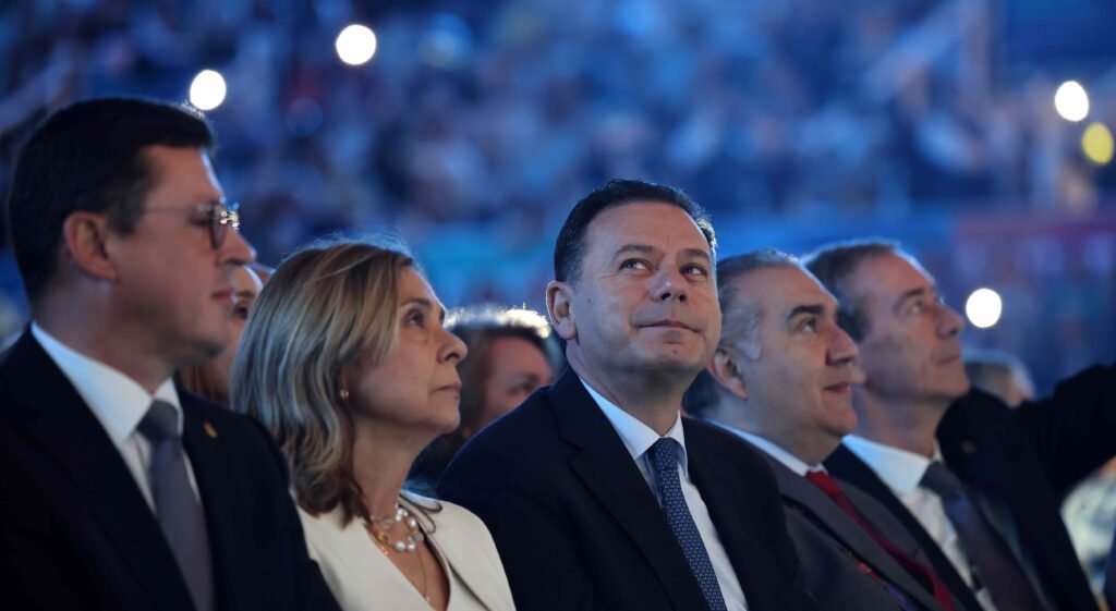 Montenegro apresenta nova estratégia ao PSD em meio a cenário político desafiador