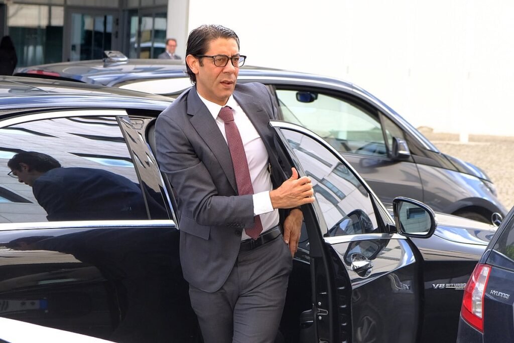 Rui Costa reafirma permanência de José Mourinho no comando técnico do Benfica