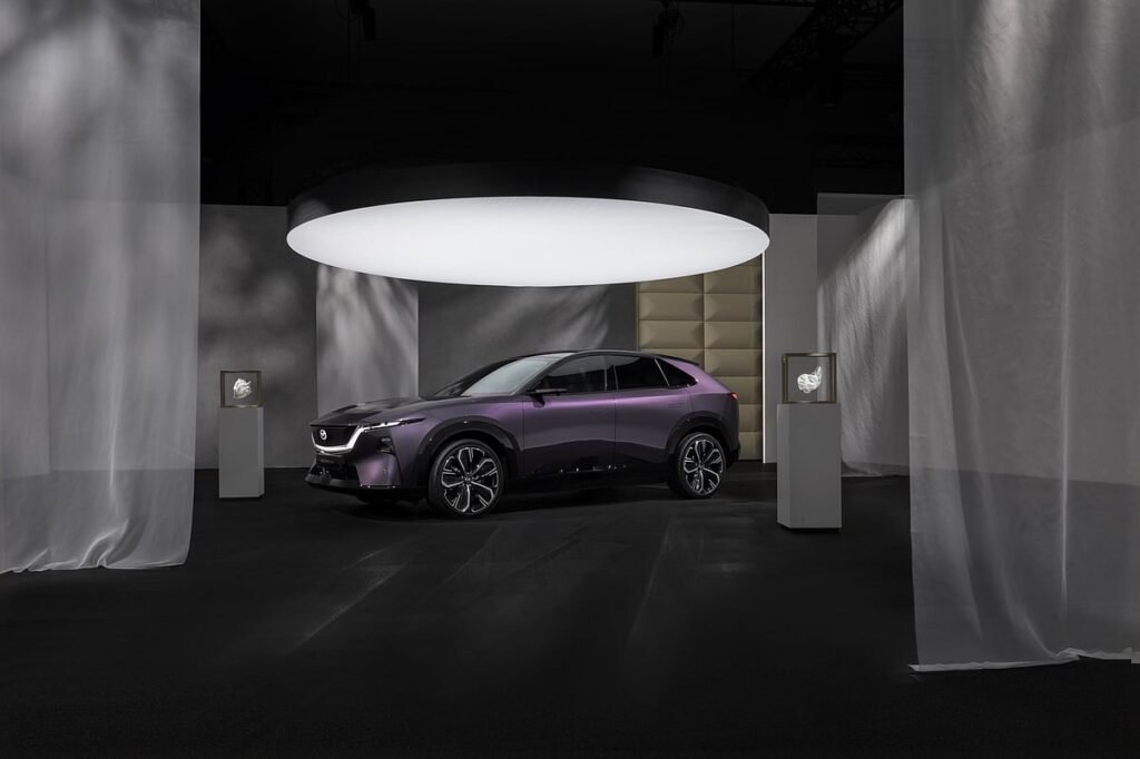 Mazda Cx-6e chega ao mercado com foco em design premium e eletrificação