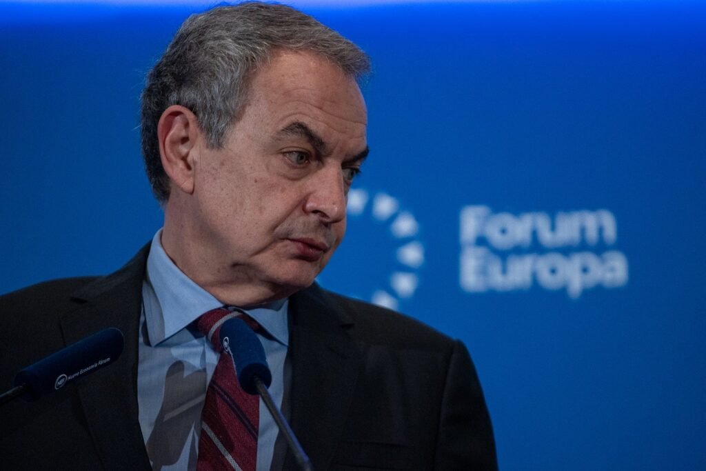 Justiça espanhola investiga ex-premiê Zapatero por supostos crimes graves