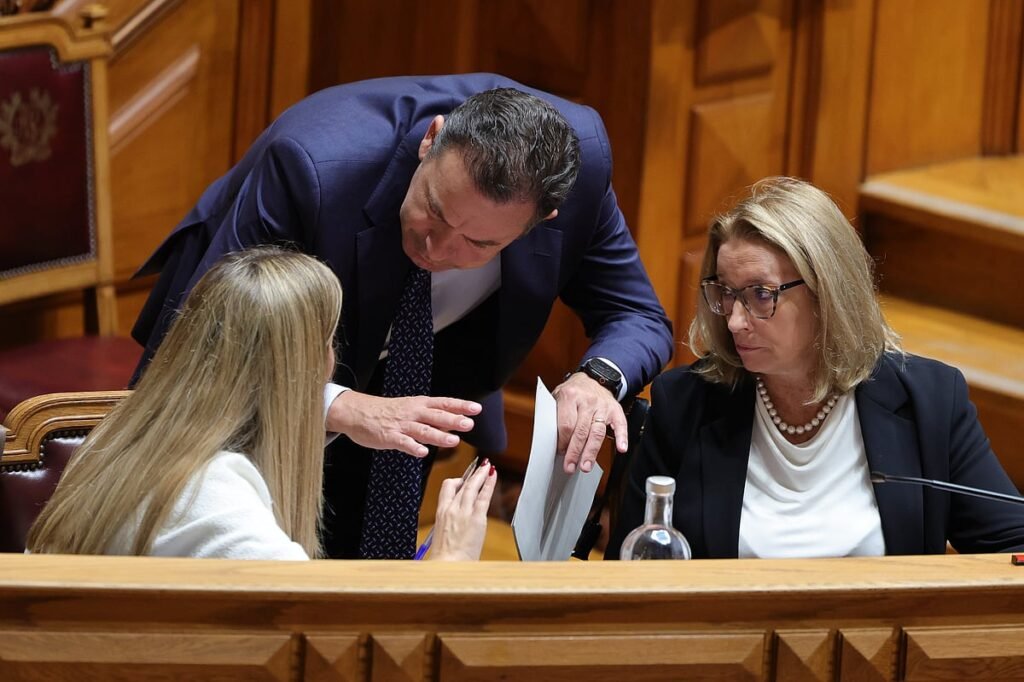 Reforma laboral chega ao Parlamento com mudanças e cedências à UGT