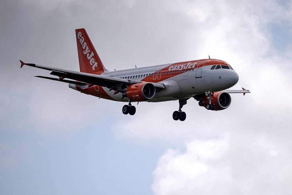 Easyjet vê prejuízos dispararem 27% para 436 milhões de euros em semestre desafiador