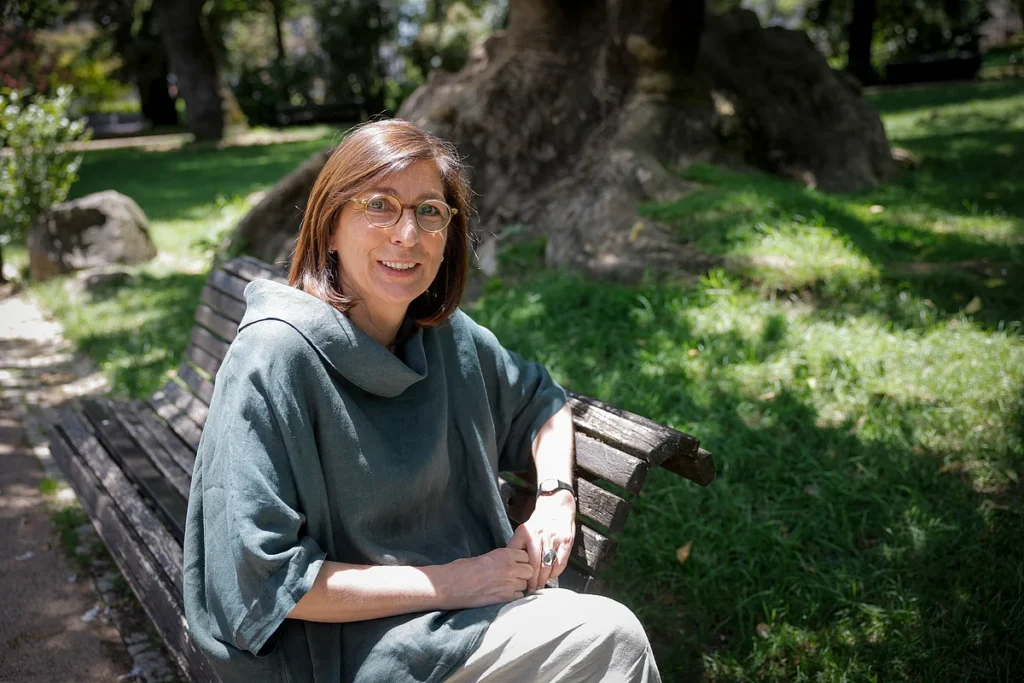 Ana catarina mendes acusa governo de incentivar aversão à imigração