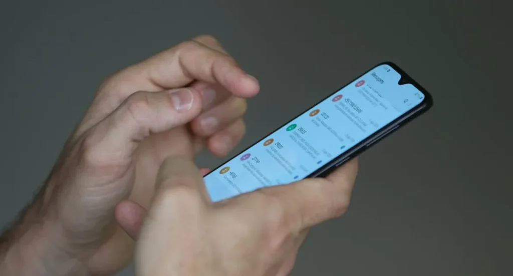 Anatel vai cobrar biometria facial para ativar e manter chips a partir de 2027