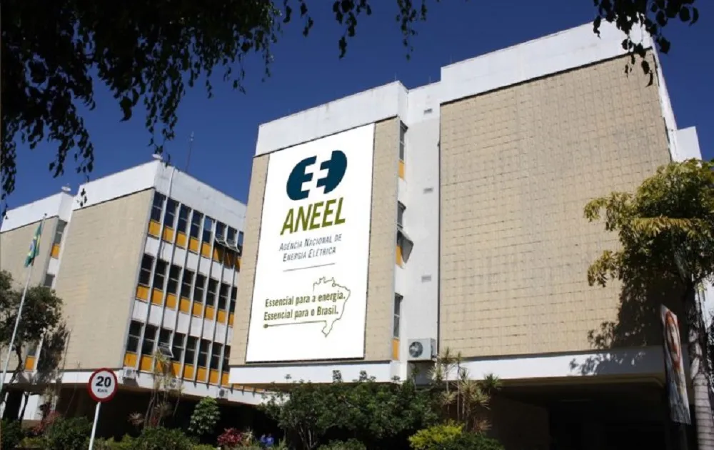 Aneel mantém bandeira verde em novembro e afasta cobrança extra na conta de luz