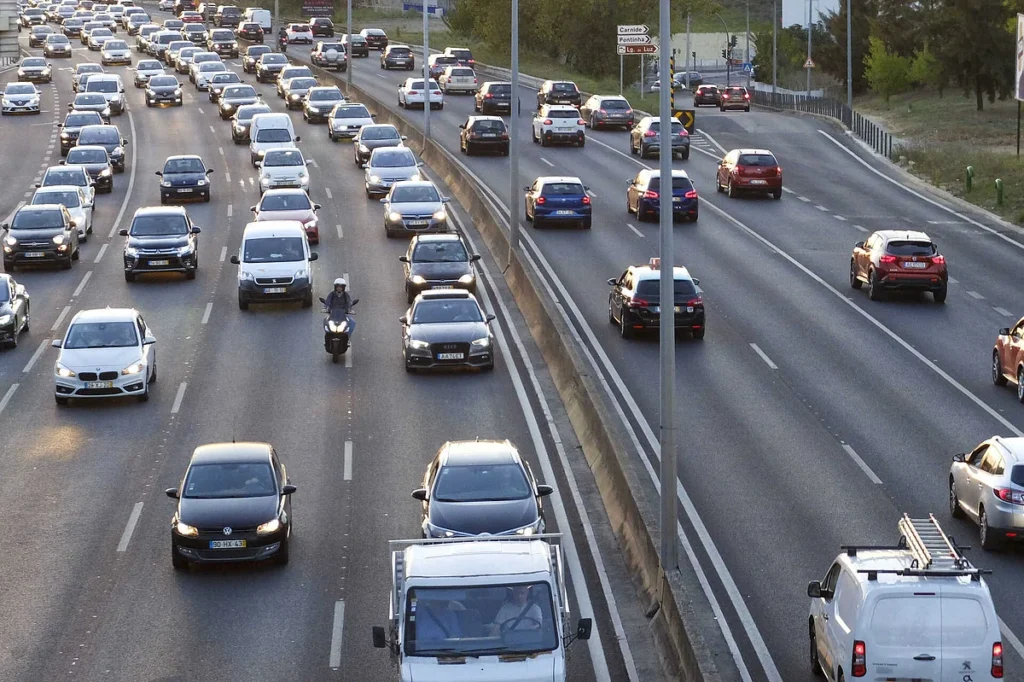 Combustíveis registam alta expressiva em portugal mas ficam abaixo da média europeia