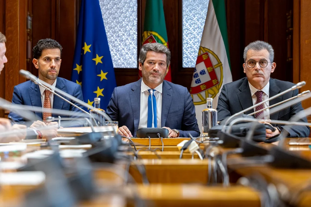Comissão parlamentar de inquérito sobre luís neves tera sala exclusiva para documentos confidenciais