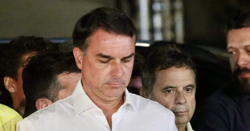 Conselho de aliados e bloqueio judicial marcam os bastidores após derrota política