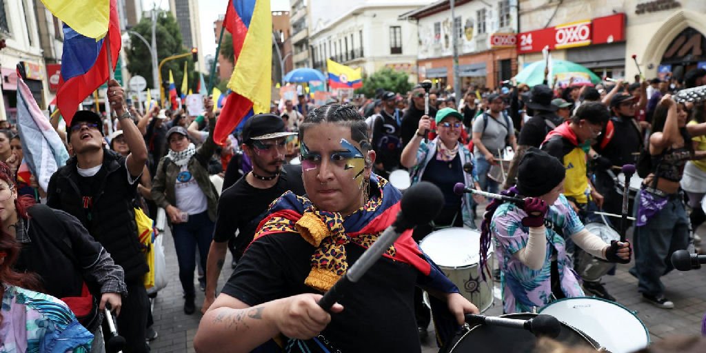 Decreto sobre protestos e economia gera onda de manifestações contra Abelardo de la Espriella