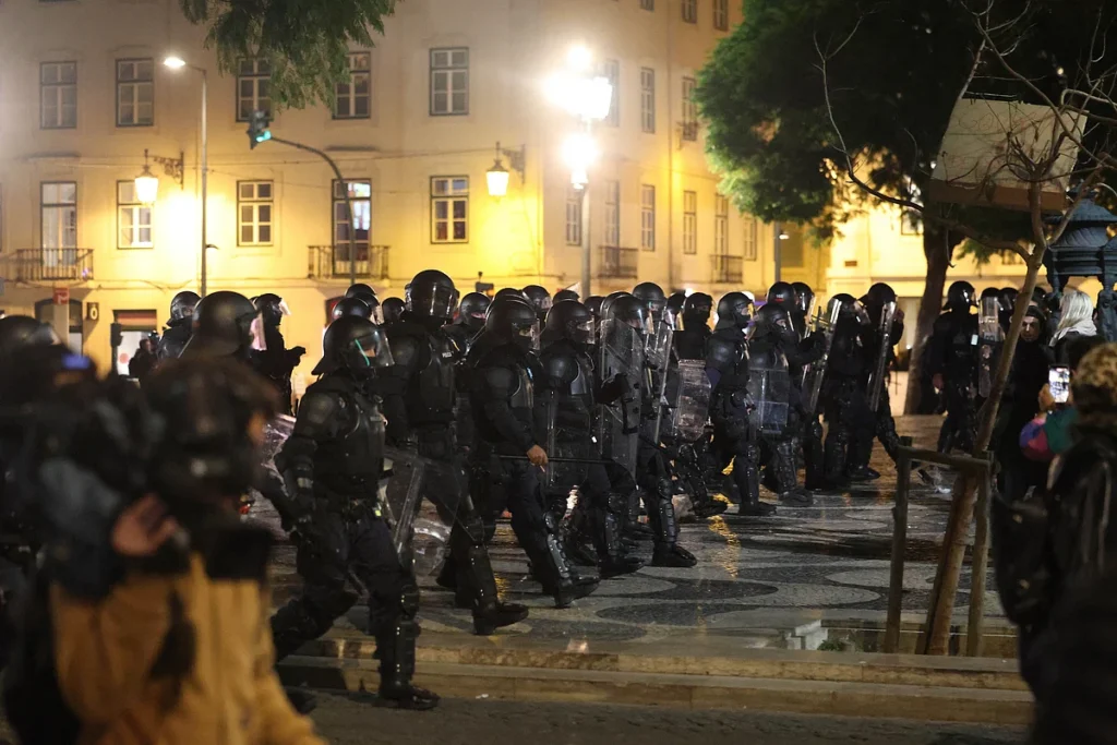 Denúncia à PGR exige investigação urgente sobre atuação da PSP em acampamentos