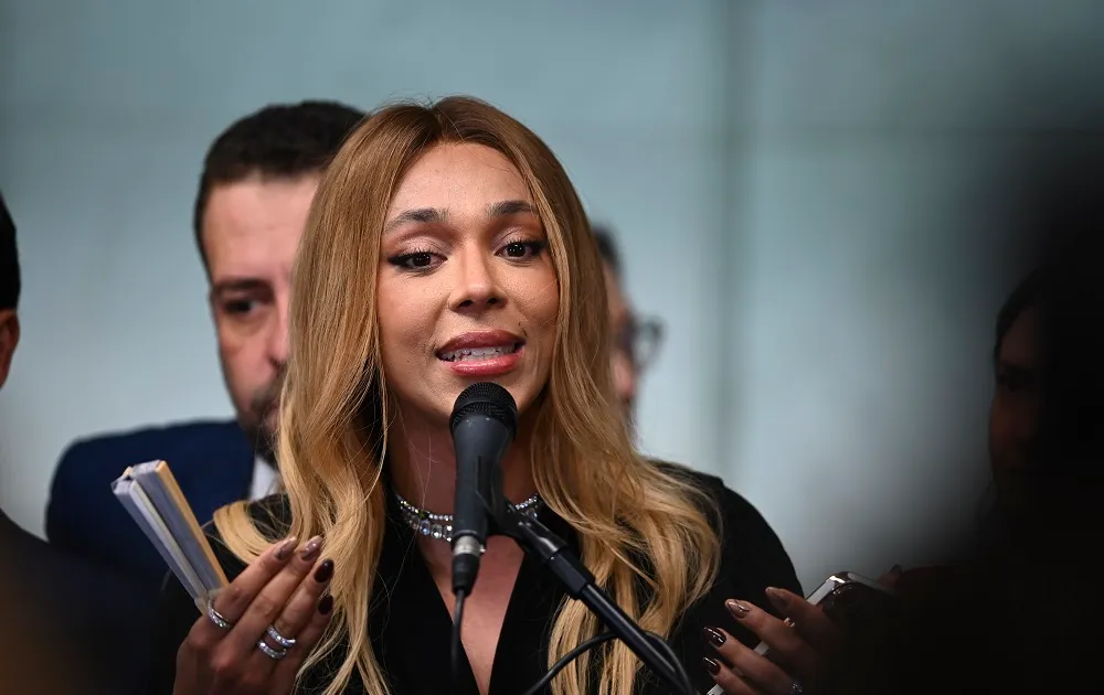 Deputada erika hilton protocola pedido de CPI para investigar big techs