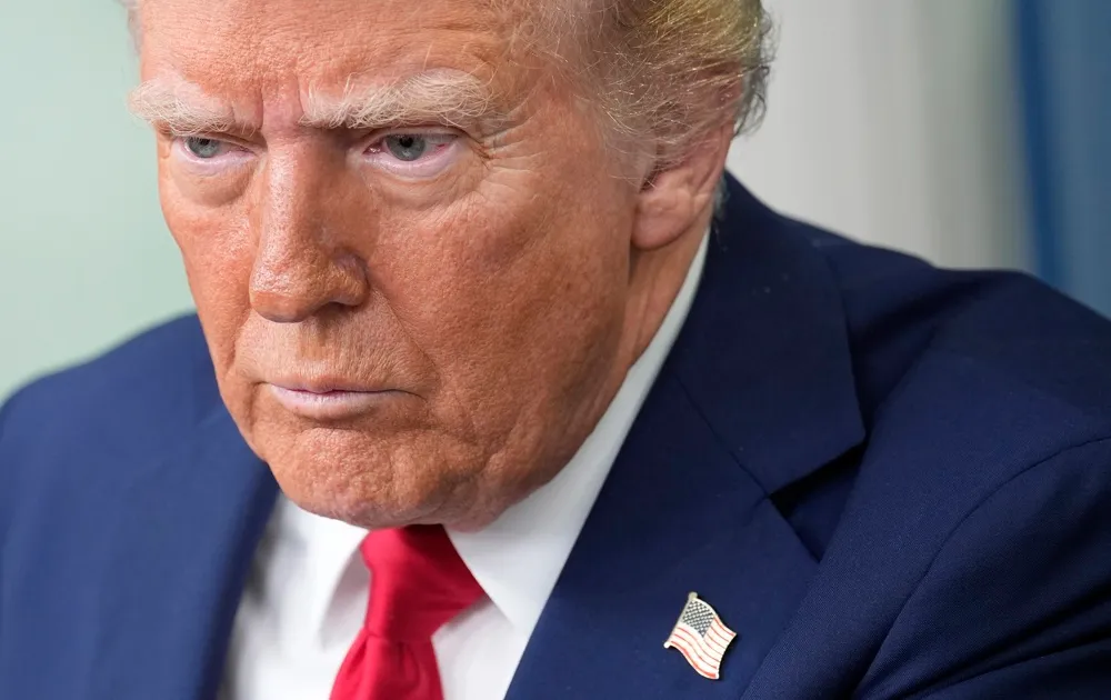 Donald trump bloqueia lei com novas sanções e tarifas contra a rússia