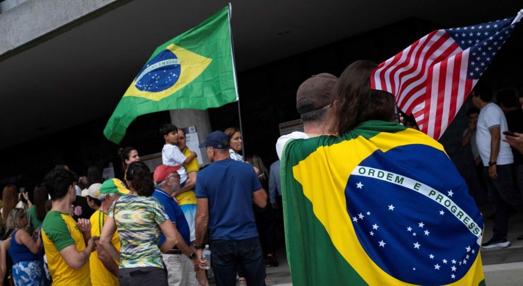Eleições no Brasil definem novo presidente com votação dividida em Portugal