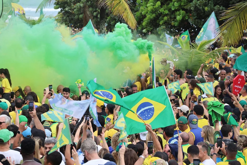 Eleições no Brasil: milhões decidem segundo turno entre Lula e Flávio Bolsonaro
