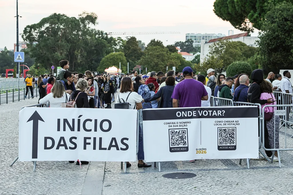 Eleitores Brasileiros chegam cedo a Portugal para votar nas presidenciais