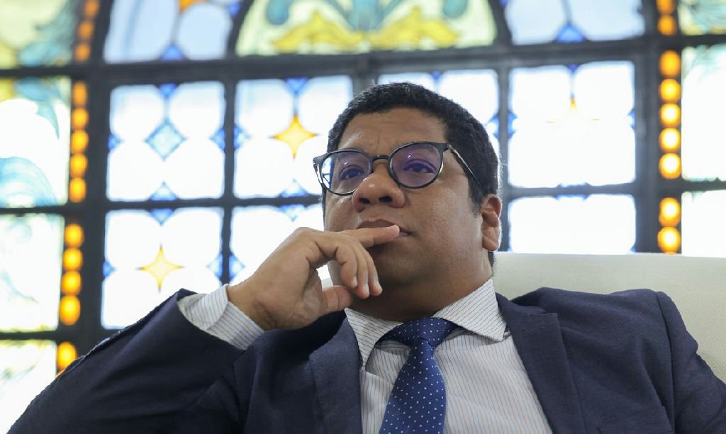Embaixador cubano no Brasil alerta que risco de invasão militar pelos Estados Unidos é real