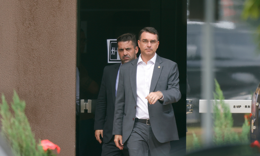 Encontro entre senador flávio bolsonaro e cúpula da globo antecede sabatina eleitoral