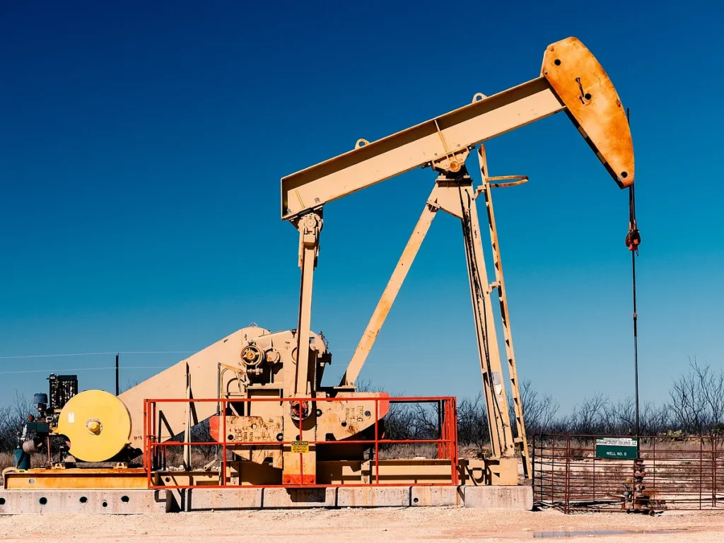 Europa libera 42 milhões de barris de petróleo para conter escalada de preços