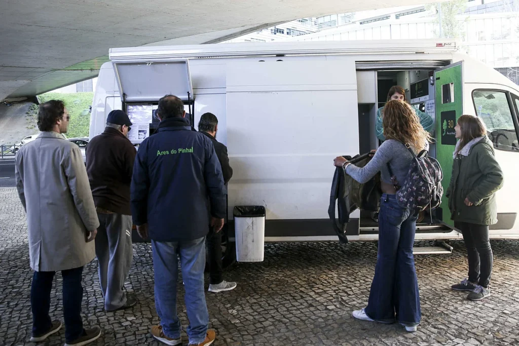 Farmácias retomam distribuição de metadona para dependentes a partir de domingo