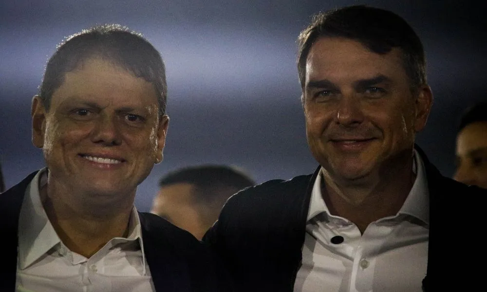 Flávio Bolsonaro define Guarulhos como palco de encerramento de campanha em São Paulo