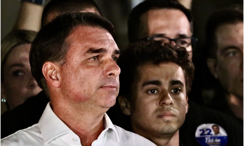 Flávio Bolsonaro planeja asilo político nos Estados Unidos após viagem