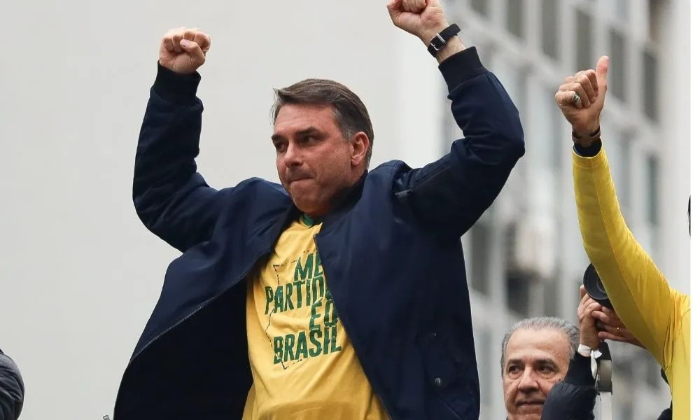 Flávio reúne aliados em Brasília para acompanhar apuração presidencial