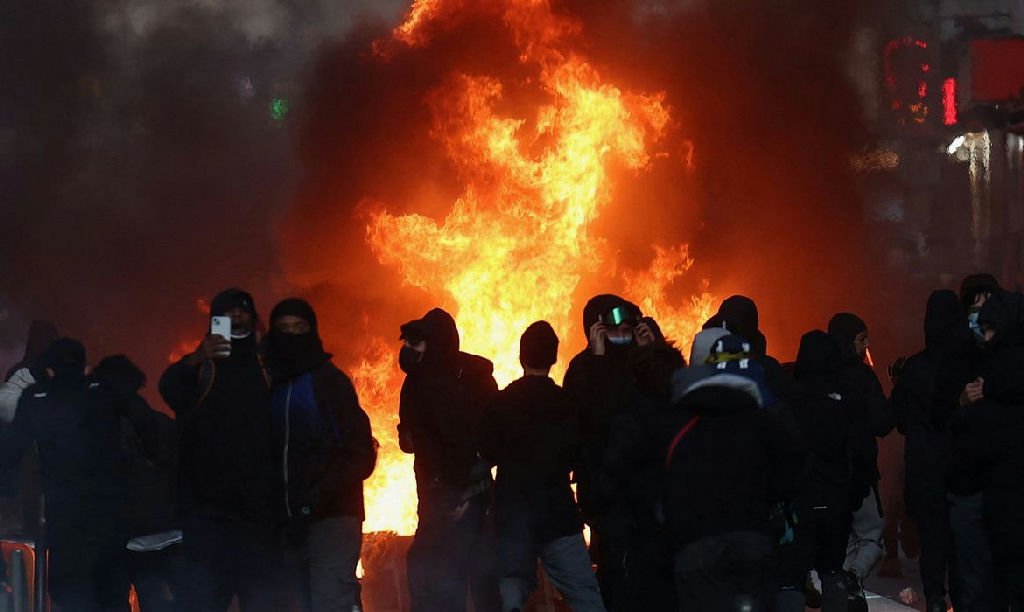 França contabiliza prejuízos e enfrenta novas cenas de tensão após onda de protestos