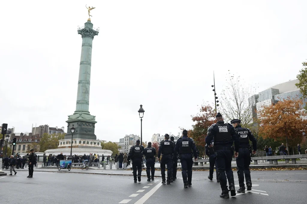 França enfrenta novo sábado de protestos em massa com forte esquema policial