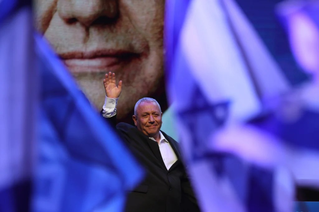 Gadi Eisenkot aponta risco para Israel em crítica a Benjamin Netanyahu