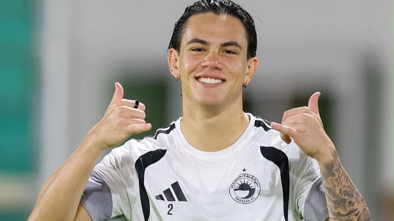 JP Chermont brilha em estreia como titular e classifica o Sharjah na Copa dos Presidentes