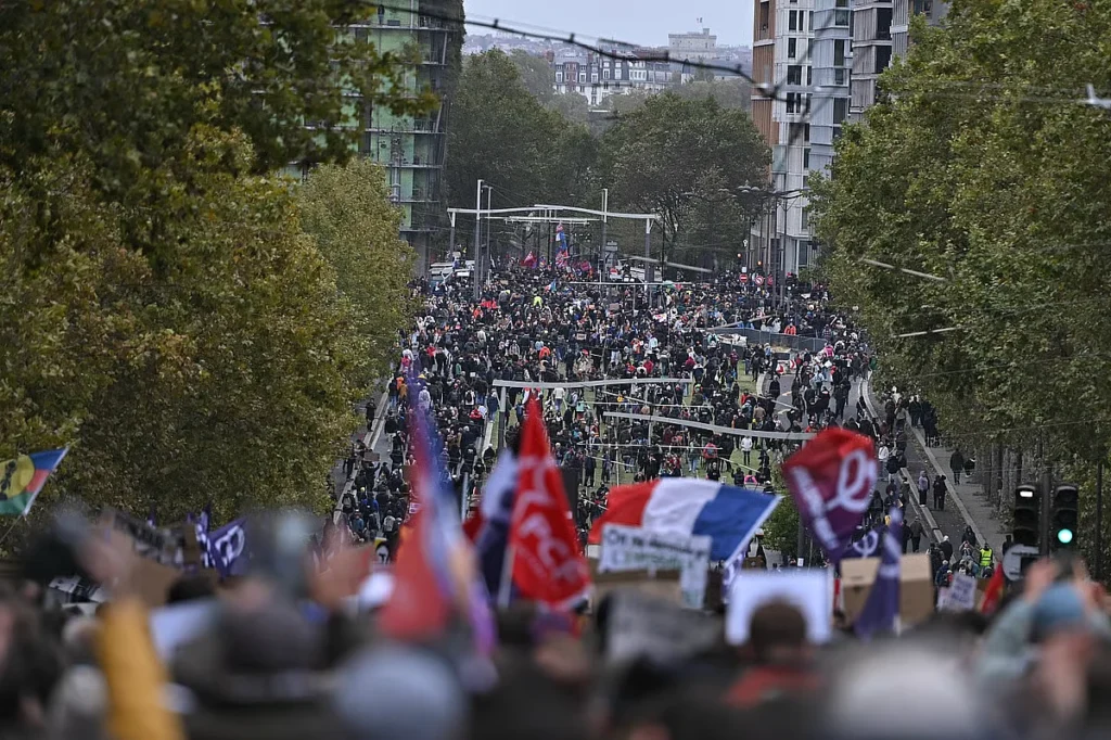 Justiça francesa veta trajeto de protesto agendado para este sábado em Paris